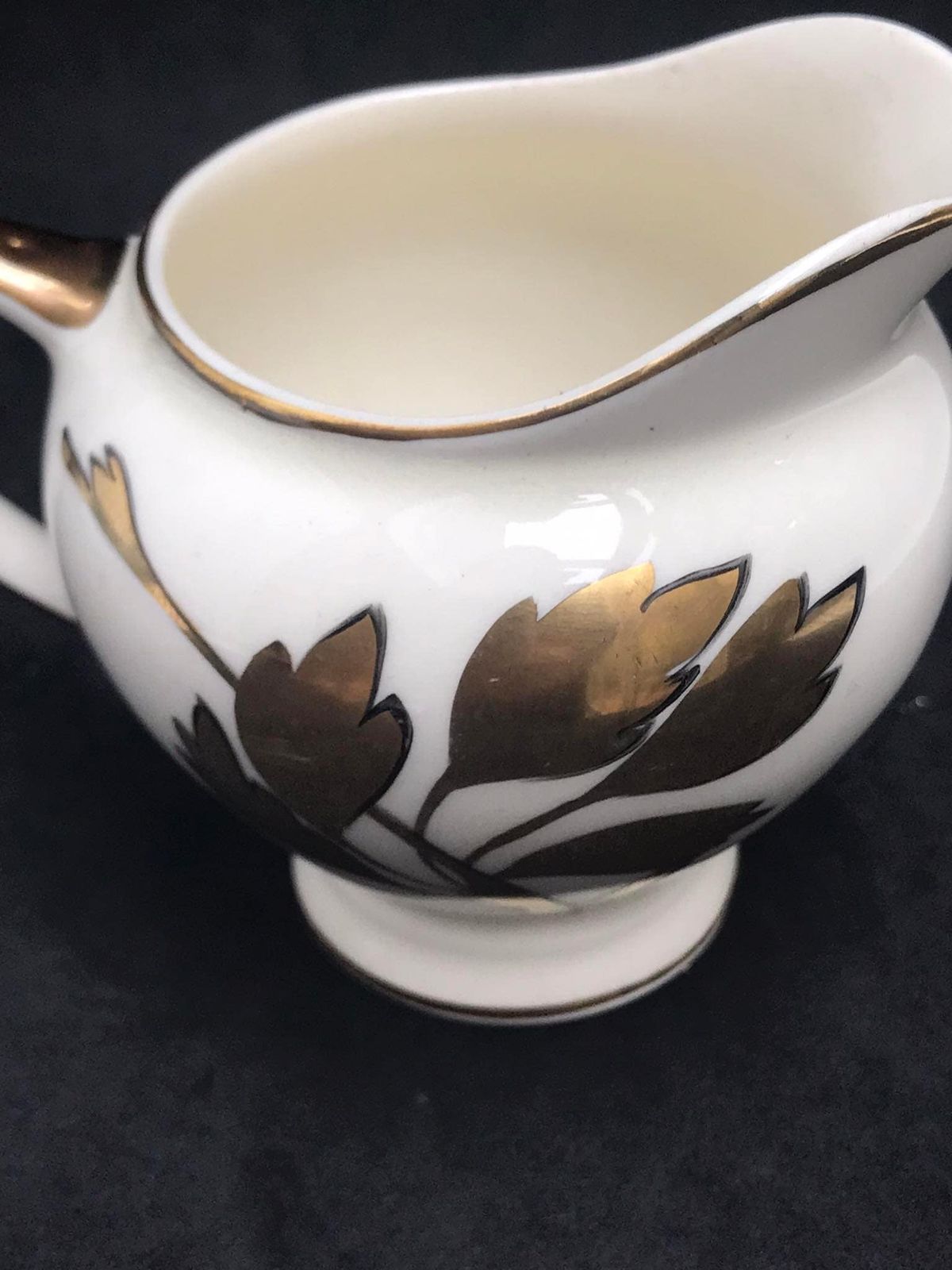 photo furniture Roomkannetje Klein Melkkannetje Goudblad Patroon Art Deco Empire China England Royale Kenwood China Vervangend Stuk Antiek Servies Hostessgeschenk