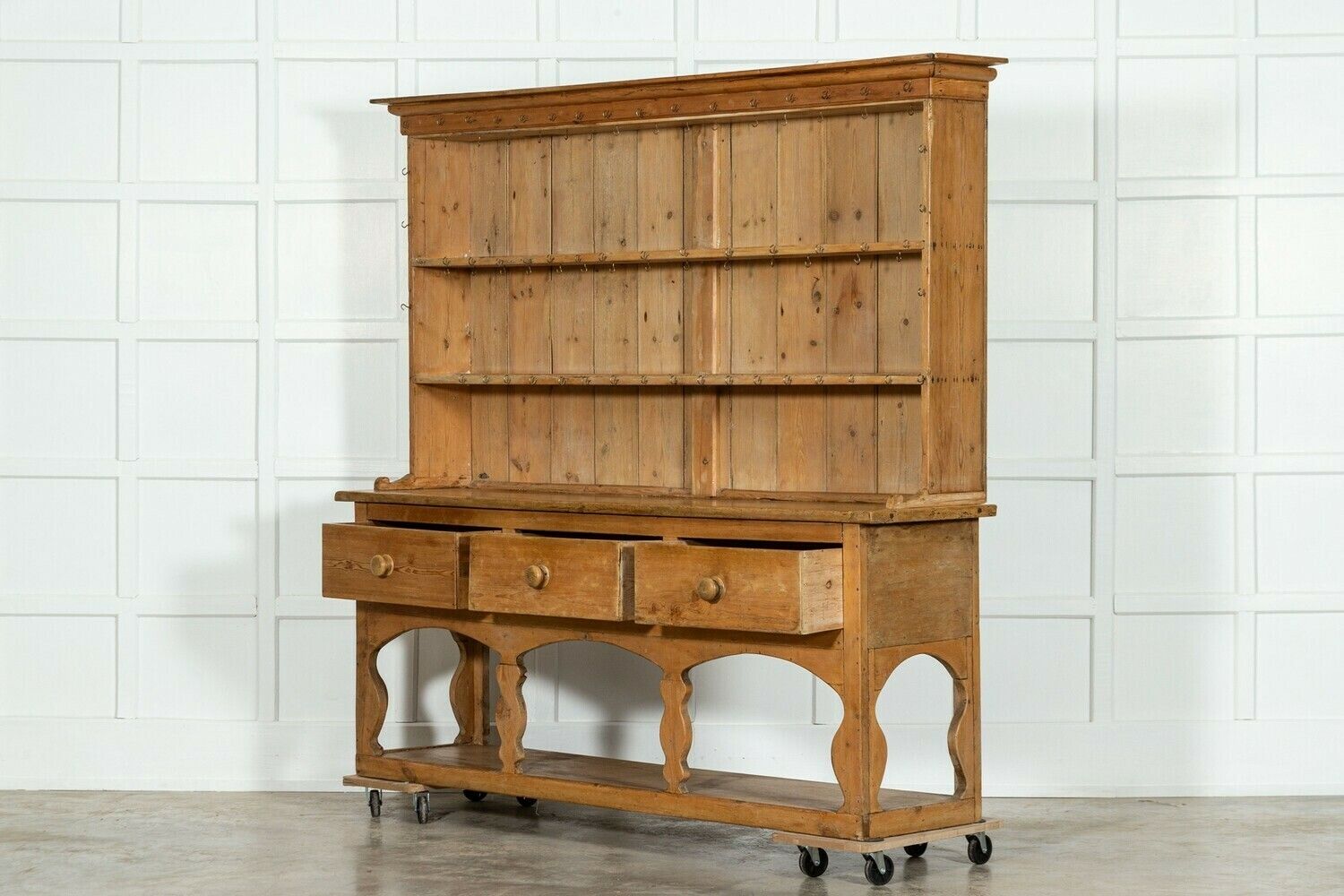 Large 19thc Irish Pine Potboard Dresser photo 8913.0