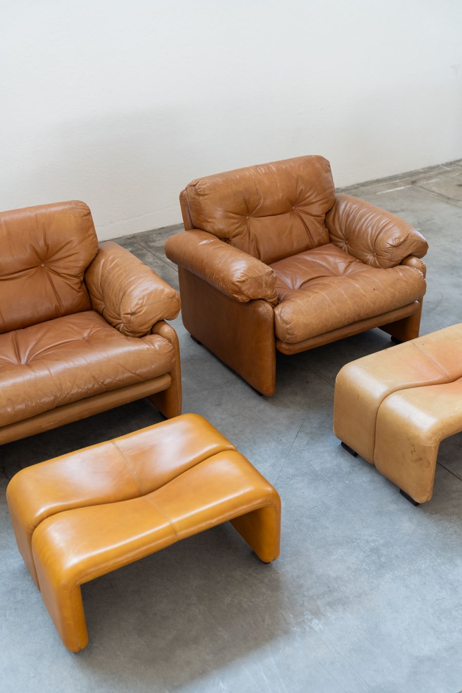 Pair Of Armchairs With Cognac Coloured Pouf Model "Coronado" By Afra & Tobia Scarpa For B&B Italia,70
