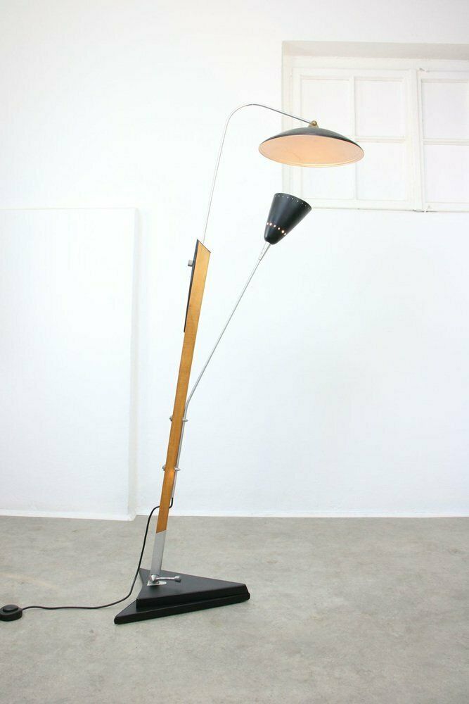 photo vintage Mid Century Italian Aluminum & Wood Floor Lamp With Reflector