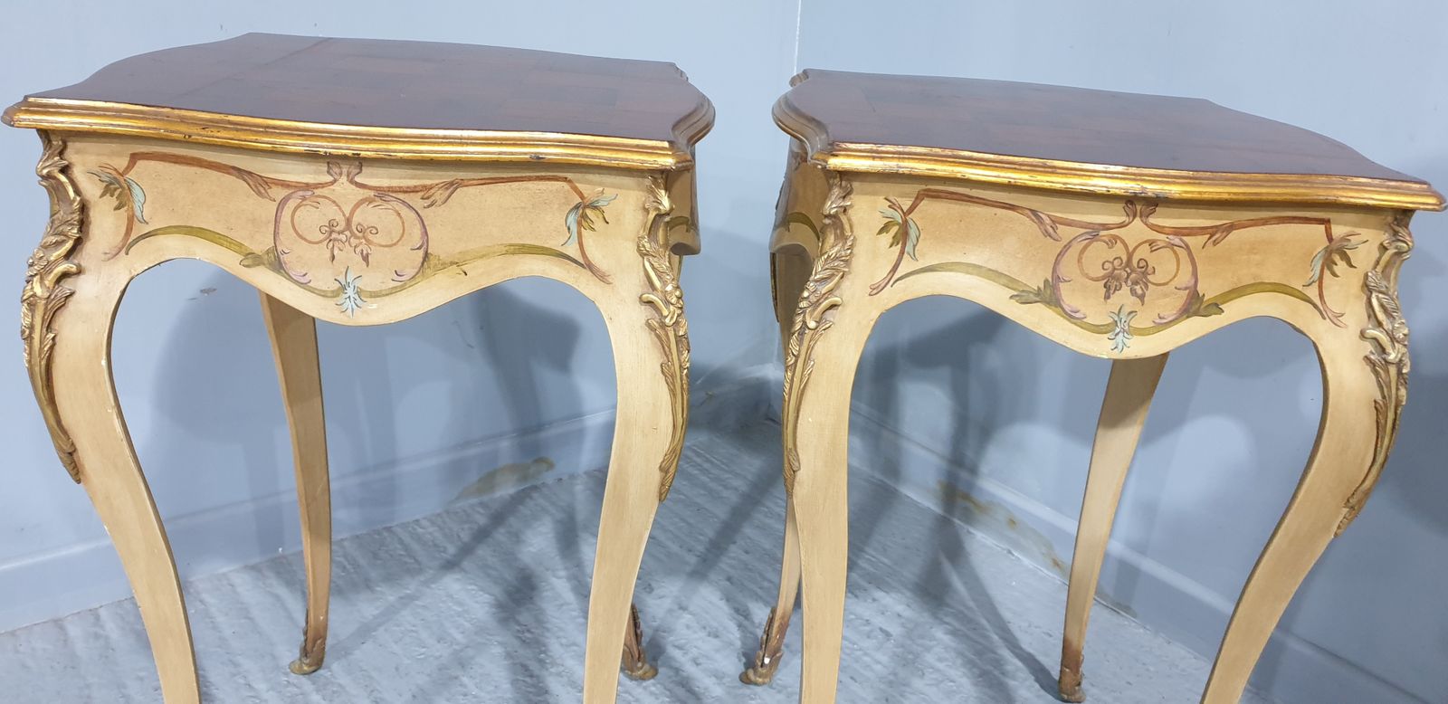 Super Pair French Painted Lamp Side Tables photo 1295.0