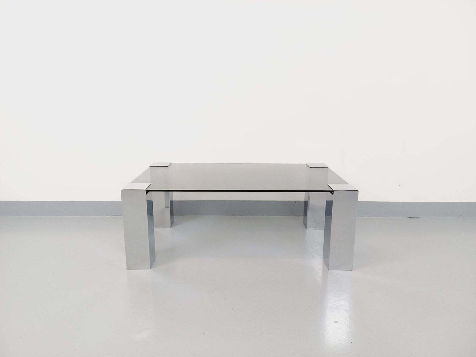 photo furniture Table basse rectangulaire Willy Rizzo en verre fumé
