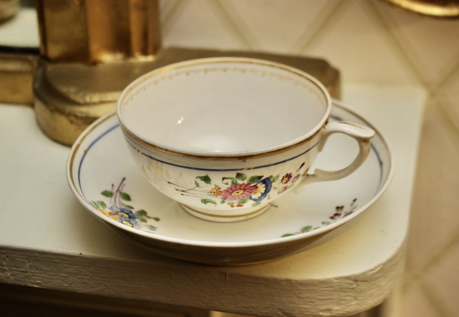 A Pretty Little Bloor Crown Derby Tea Cup, C.1820, Hand Painted photo furniture