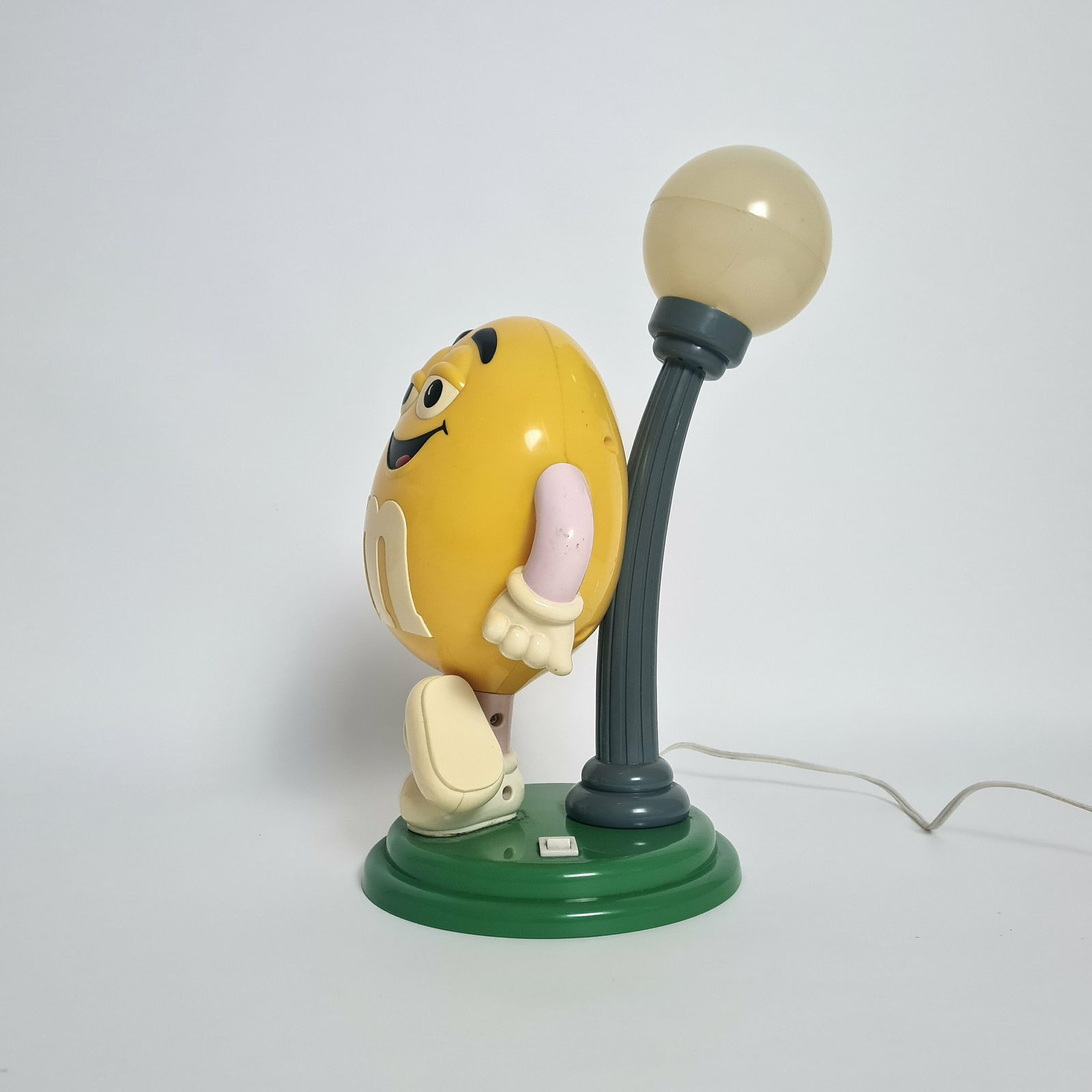 Vintage Collectible Big Yellow M&Ms Lamp Plastic Figure