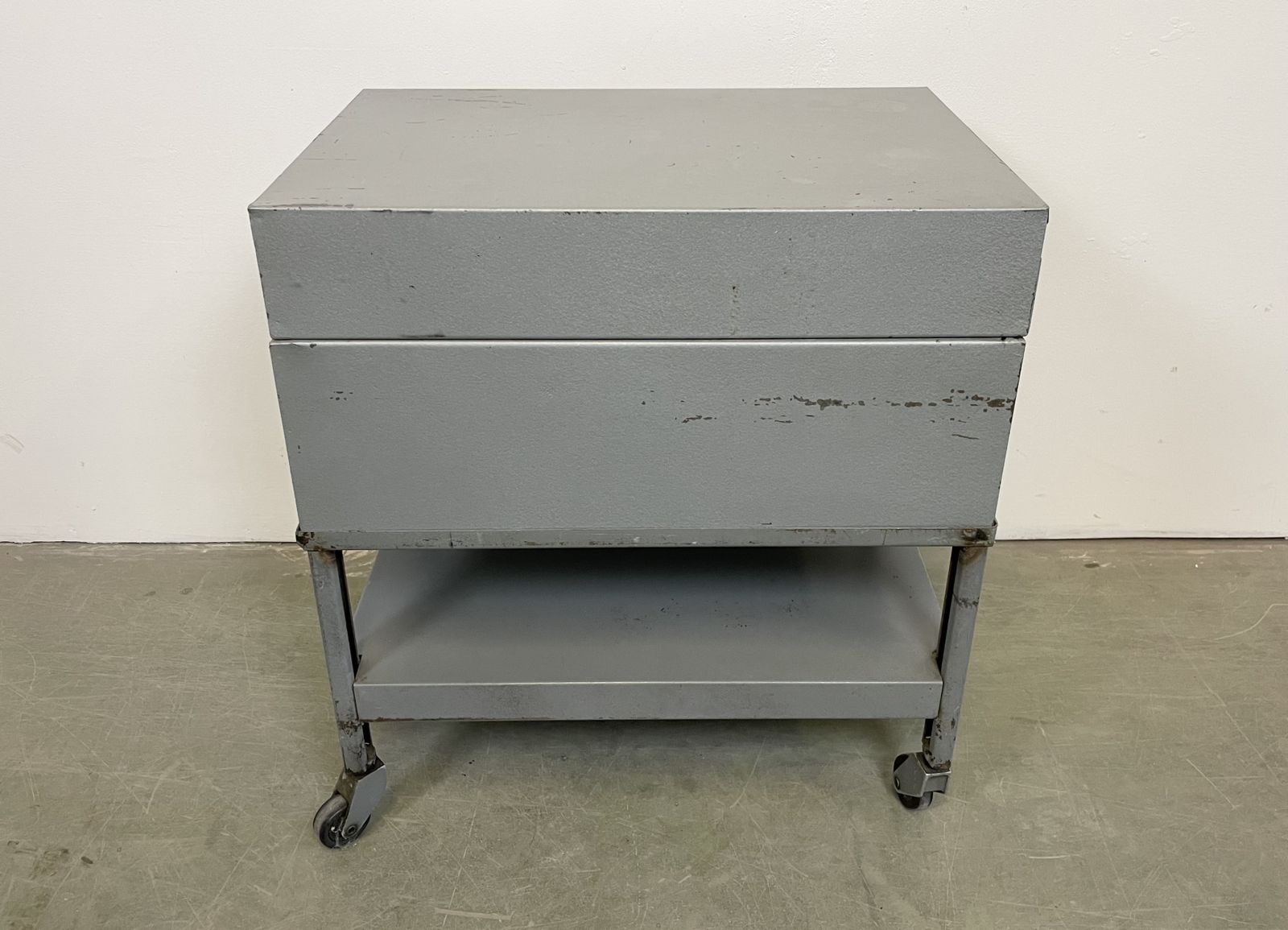 photo vinterior Grey Industrial Trolley , 1960s