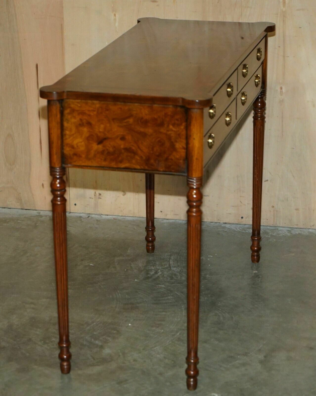 photo vintage Exquisite Circa 1920 Burr Elm & Satinwood French Polished Restored Console Table
