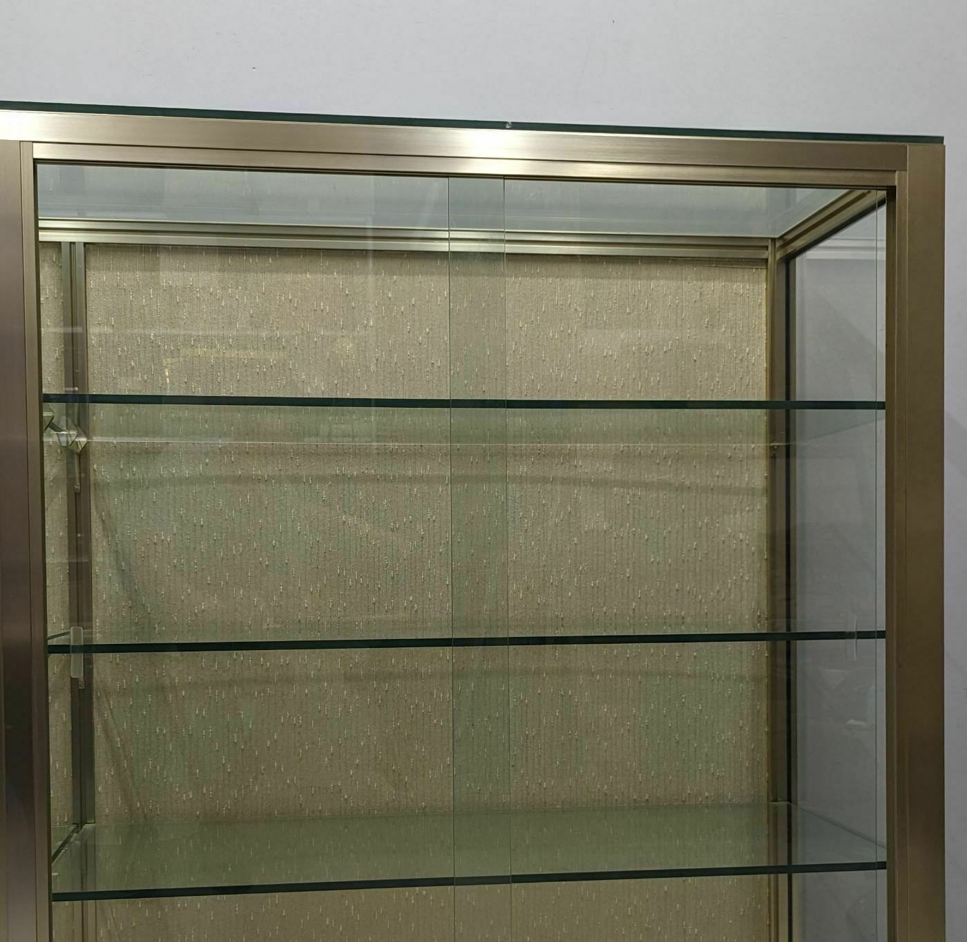 Large Collector's Display Case In Brushed Aluminum 1970 photo vinterior