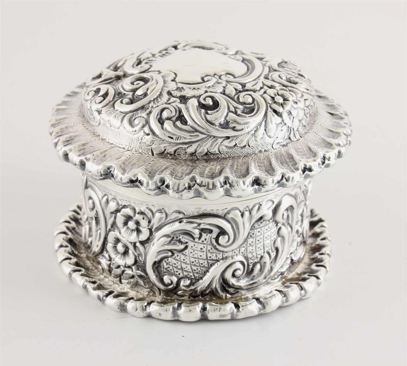 495.0 Silver Jewellery Box. Repousse Lidded Trinket Pot. Mappin Brothers. 1895. photo