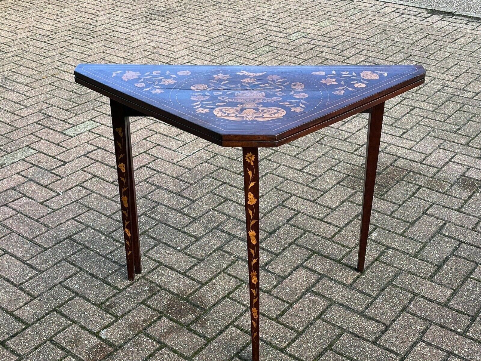 photo vinterior Antique Dutch Marquetry Games Table With Fold Over Lid & Card Playing Area