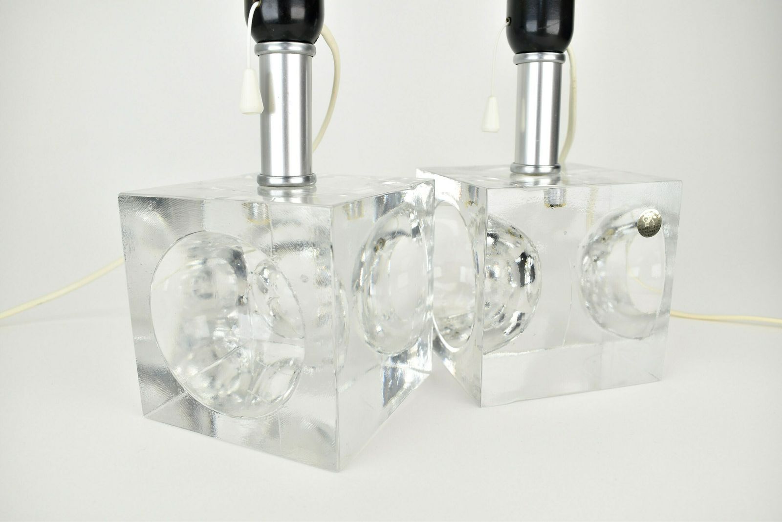 photo furniture Stunning Set Of Crystal Cubic Modernist Table Lamps | Vintage Postmodern Bedside Accent Lights Mid Century Modern Clear Solid Glass Scandi