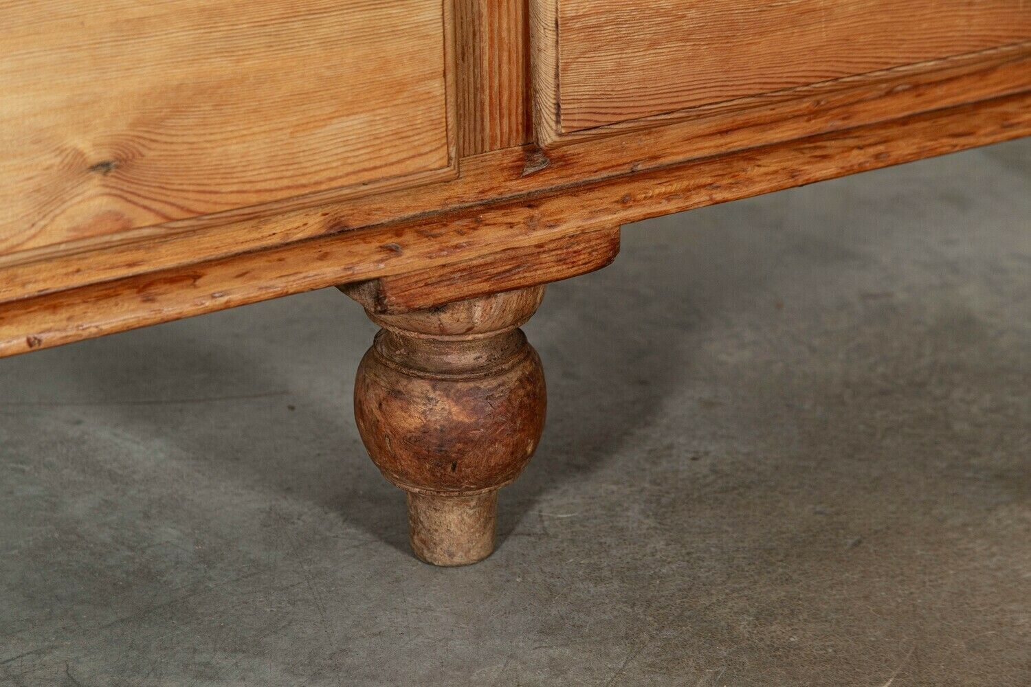 3853.0 Large 19thc English Pine Dresser Base photo