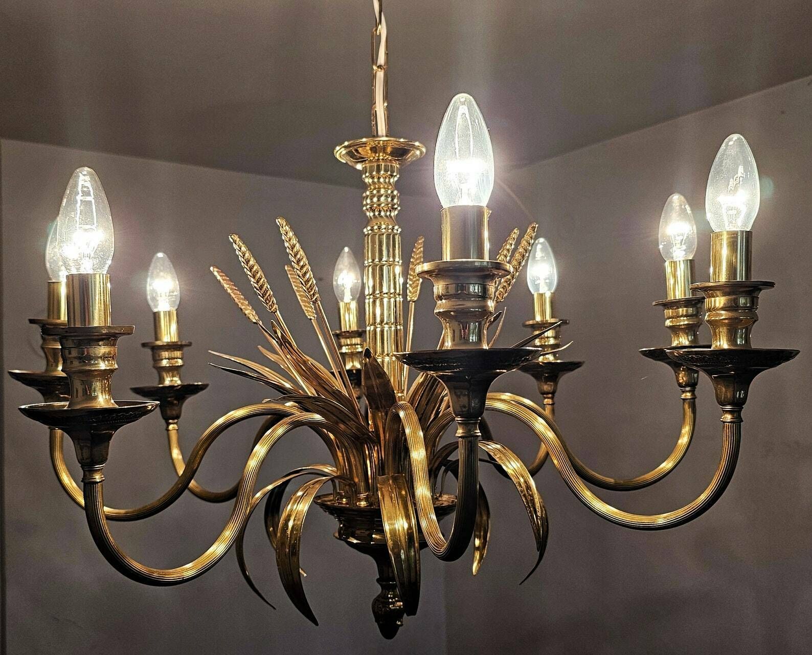 Large Hollywood Regency 8 Arm Chandelier With Golden Ears Of Wheat // Made In France In 1970s photo 1850.0