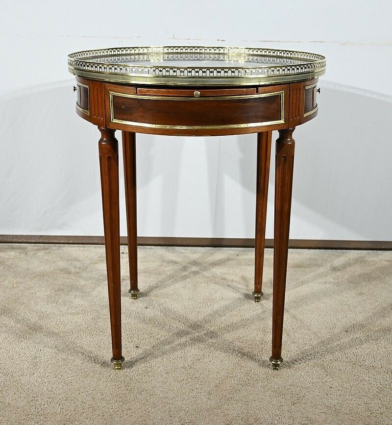 photo vinterior Mahogany Hot Water Bottle Table, Louis XVI – 18th Century