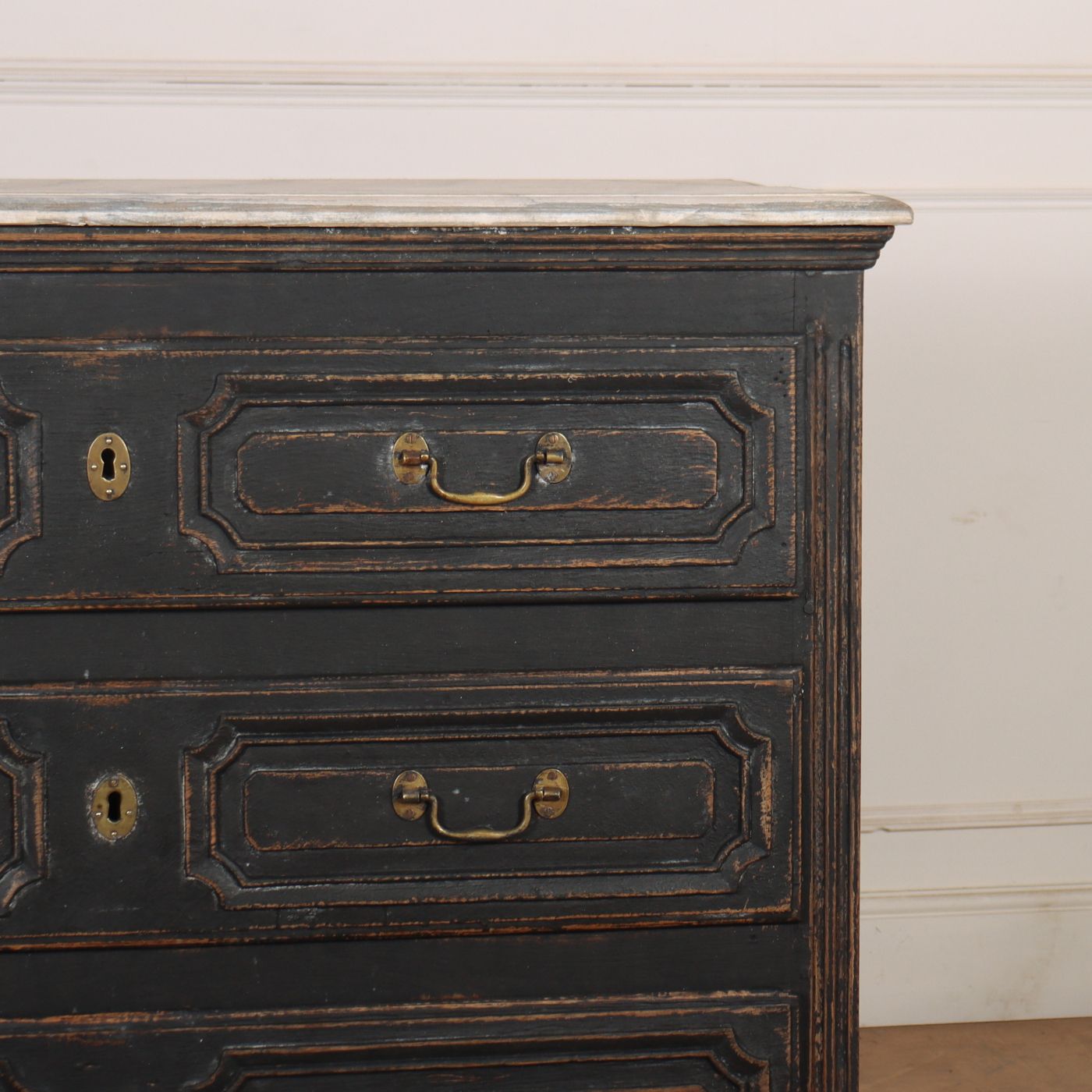 18th Century French Commode, 1700s photo vinterior