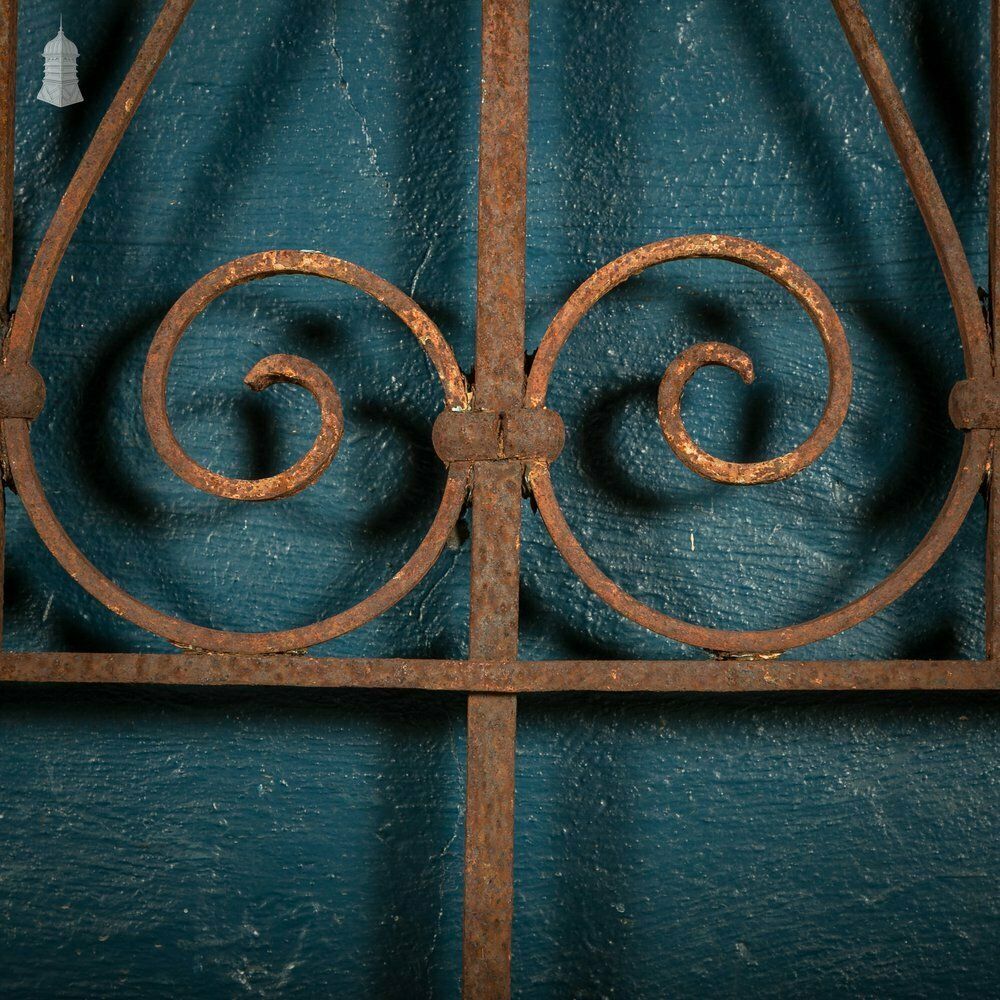390.0 Wall Top Railing, Wrought Iron Scroll Design Panel photo