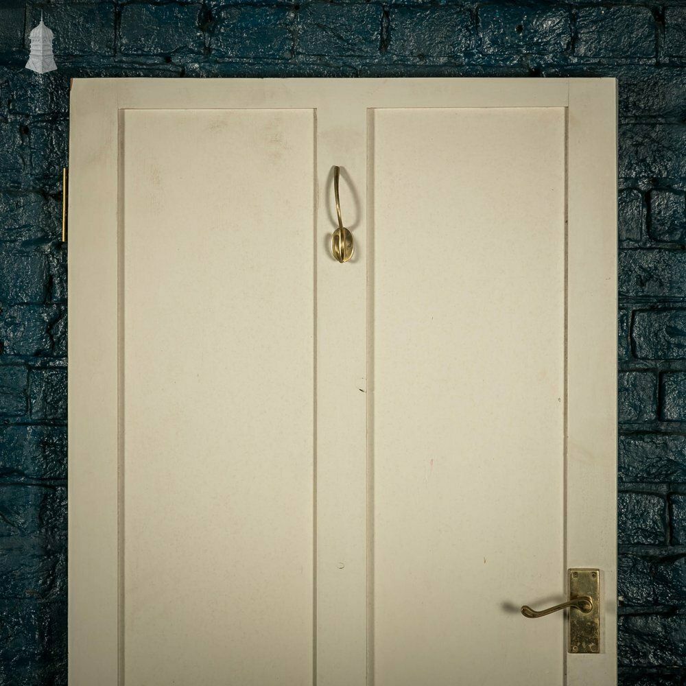 Shaker Style Door, 4 Panel White Painted Pine photo furniture