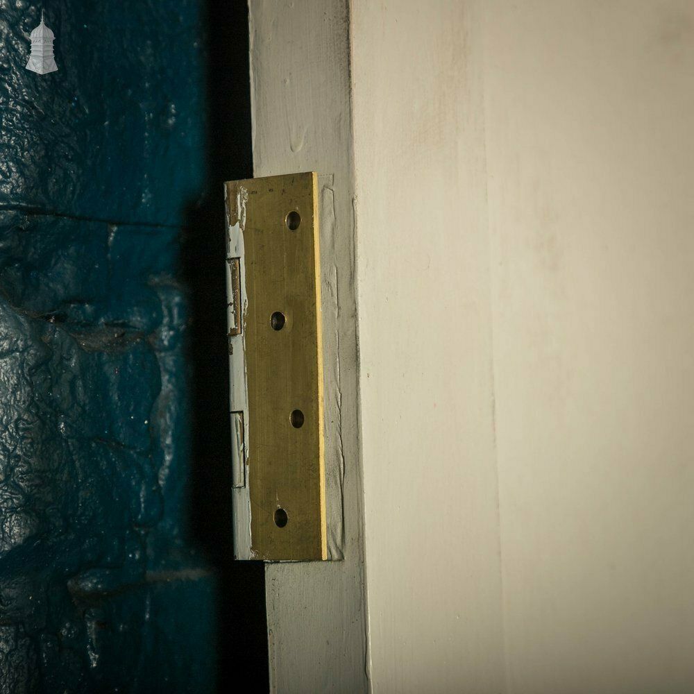 photo vintage Shaker Style Door, 4 Panel White Painted Pine