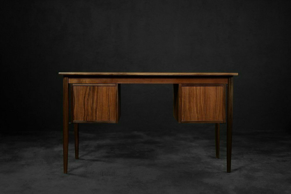photo vintage Vintage Scandinavian Teak Desk With Drawers, 1960s