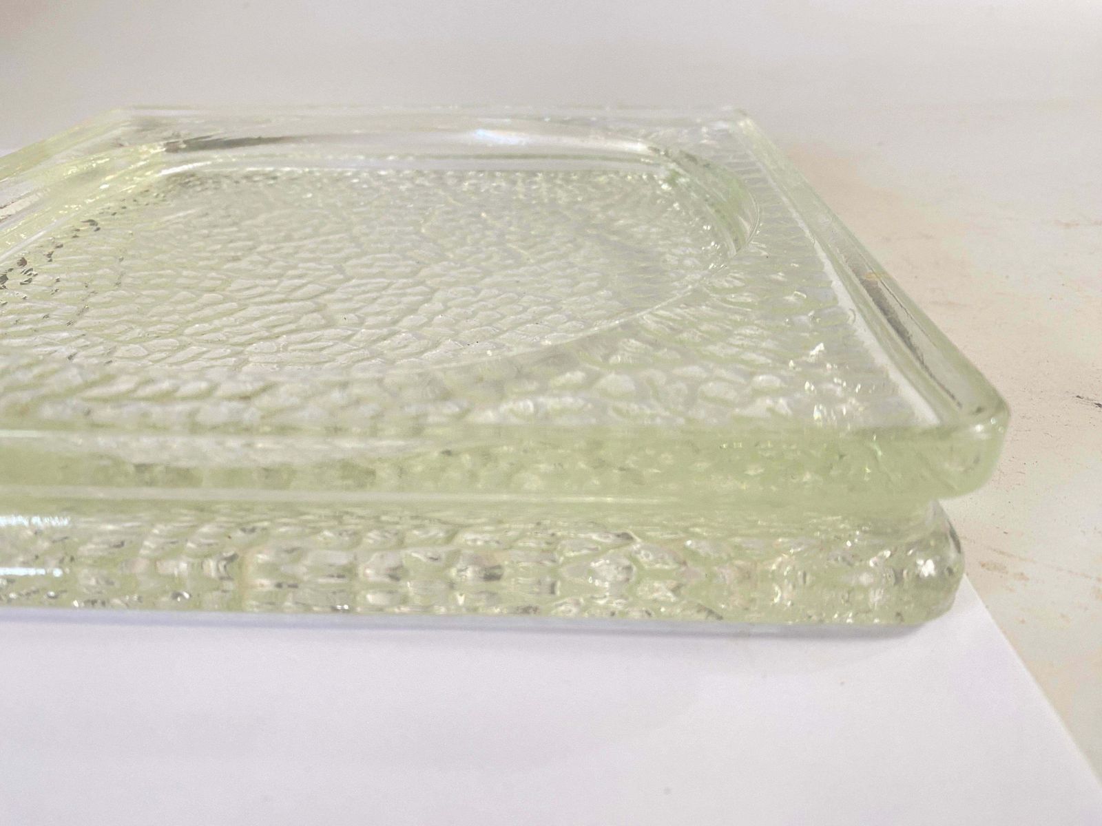 photo vintage Large Vide Poche Or Ashtray In Glass, Geometrical Patterns France, Circa 1970