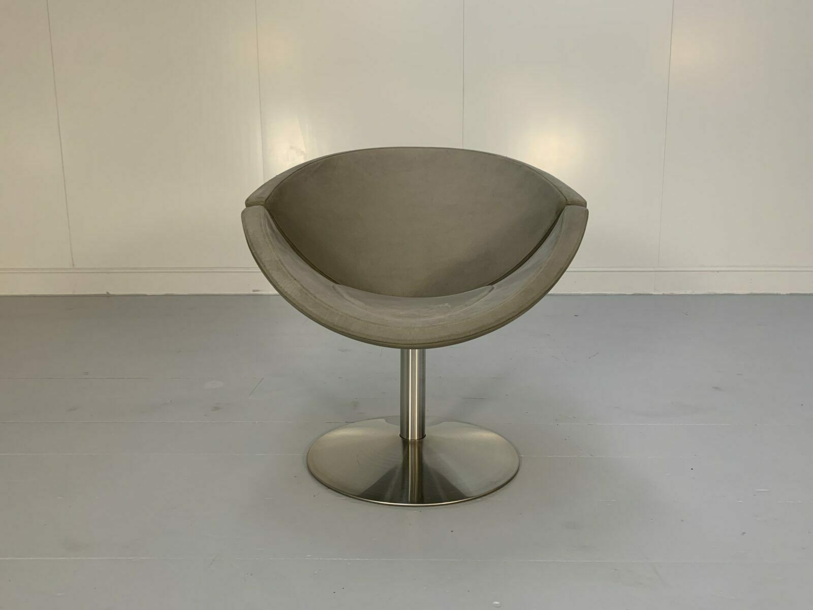 Suite Of 4 Erik Jorgensen “Apollo” Ej 96 Chairs  In Mid Grey Alcantara photo Furniture