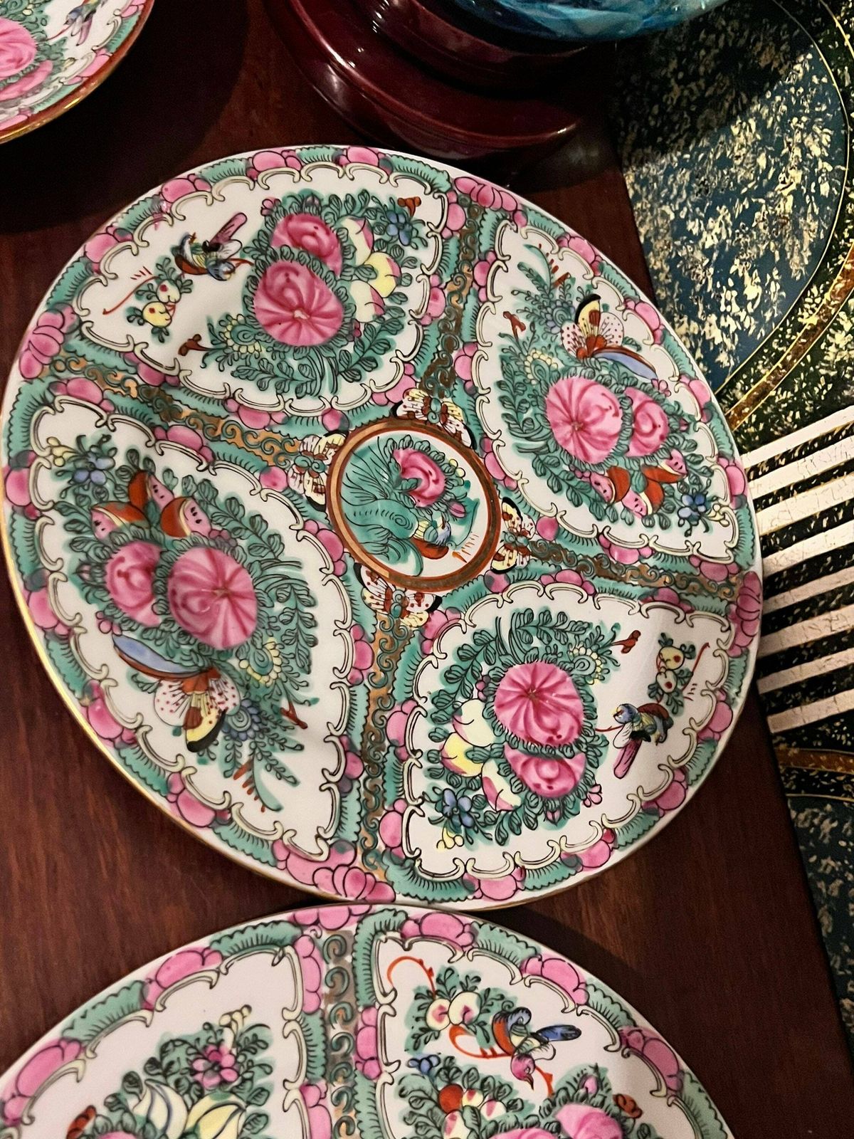 Chinese Canton / Rose Medalion Bowls And Plates , 20th Century, Chinese Chinoiserie Famille Rose Porcelain photo vinterior