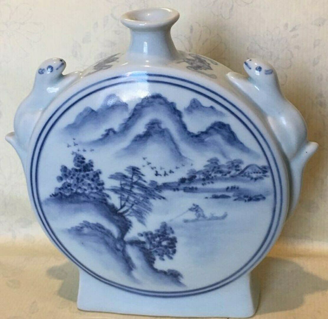 Korean Celadon Moonflask, Korean Celadon , 20th Centuries Celadon Porcelain Moonflask Inland Design Vase, Celadon Porcelain photo furniture