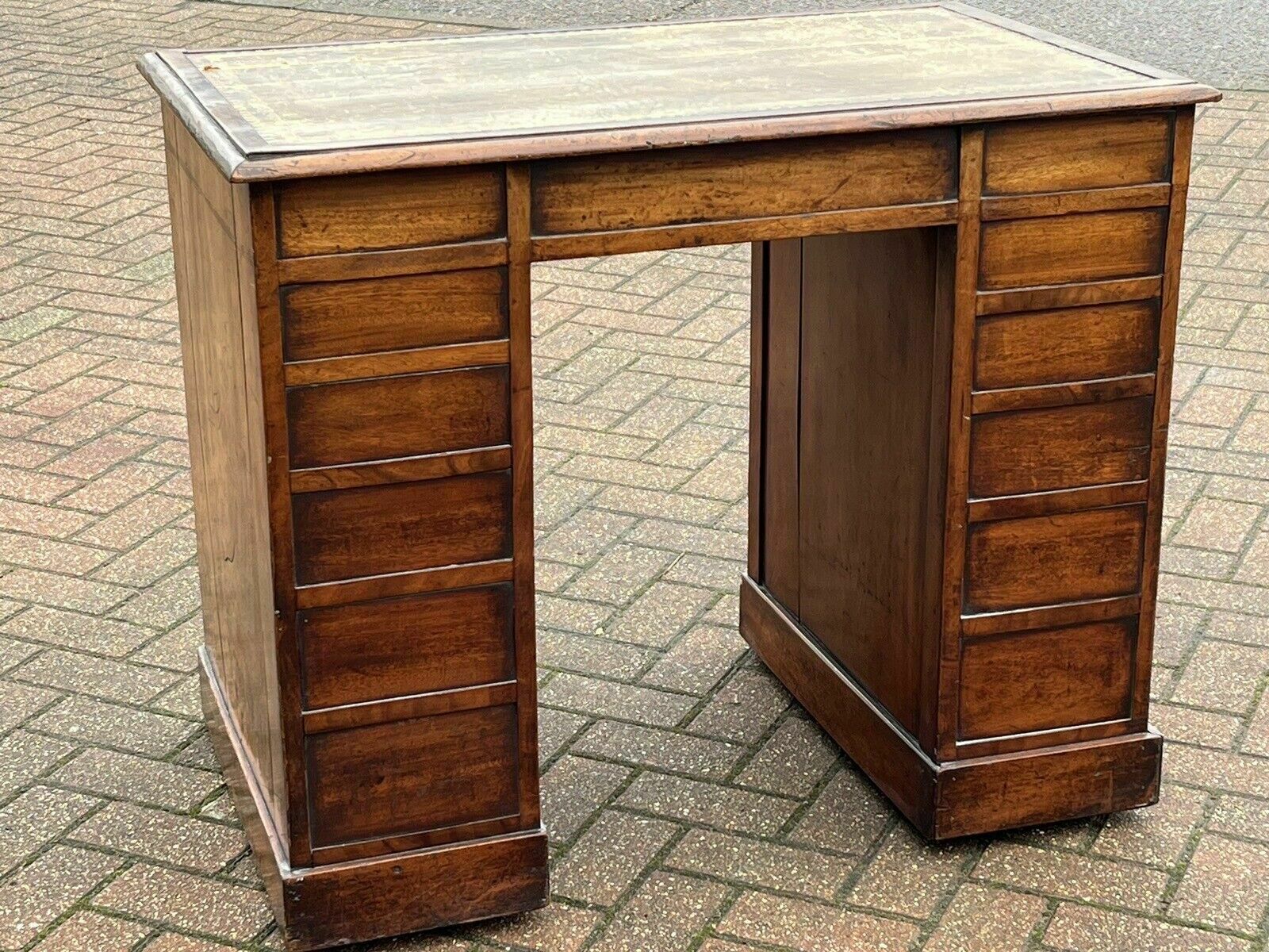 Georgian Mahogany Desk. Superb Proportions. photo 1695.0