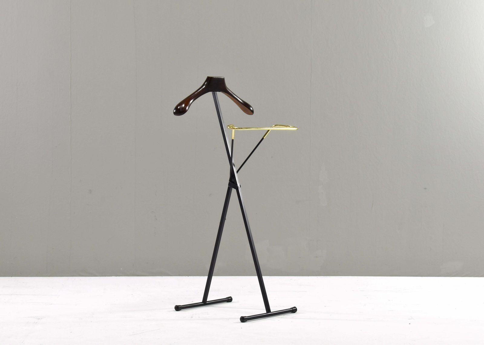 Fratelli Reguitti Folding Valet Stand / Suit Rack In Brass, Italy – Circa 1 photo Furniture