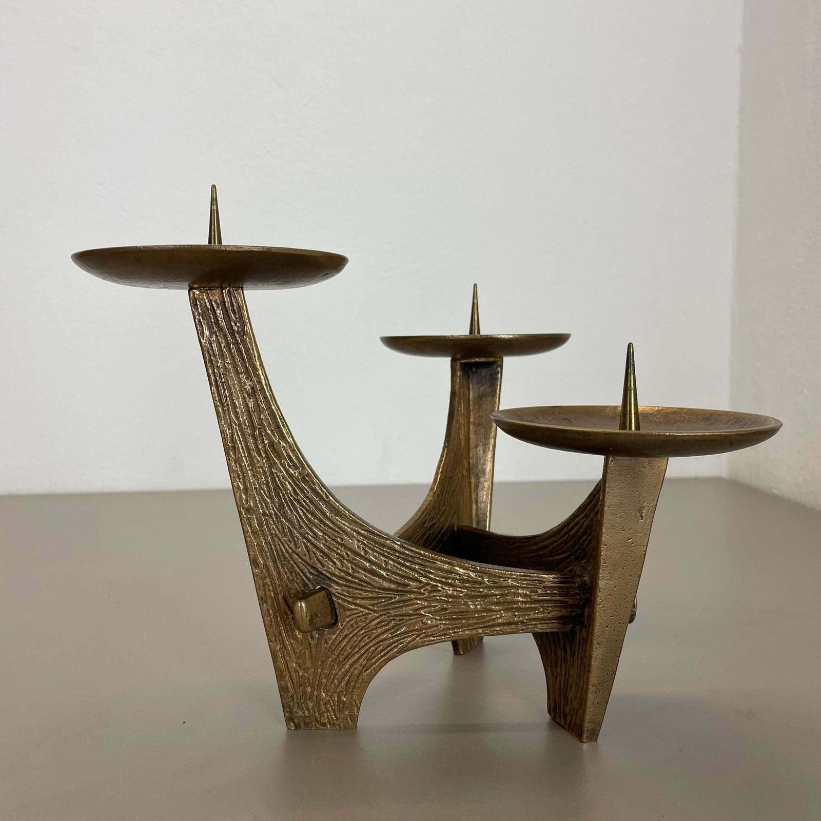 photo vinterior Modernist Sculptural Brutalist Bronze Metal Candleholder, France, 1960s
