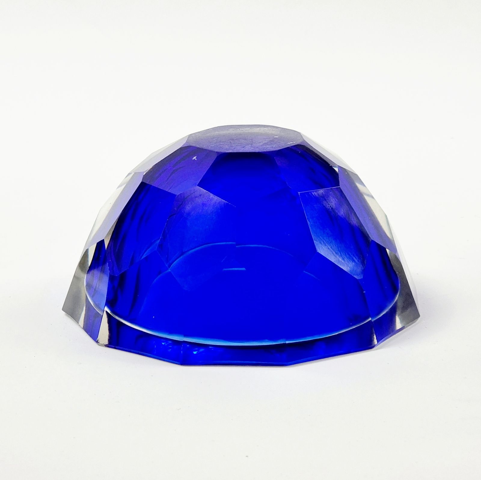 photo furniture Large Sommerso Diamond Faceted 'Geode' Murano Glass Bowl By Mandruzzato, Italy, 1970s