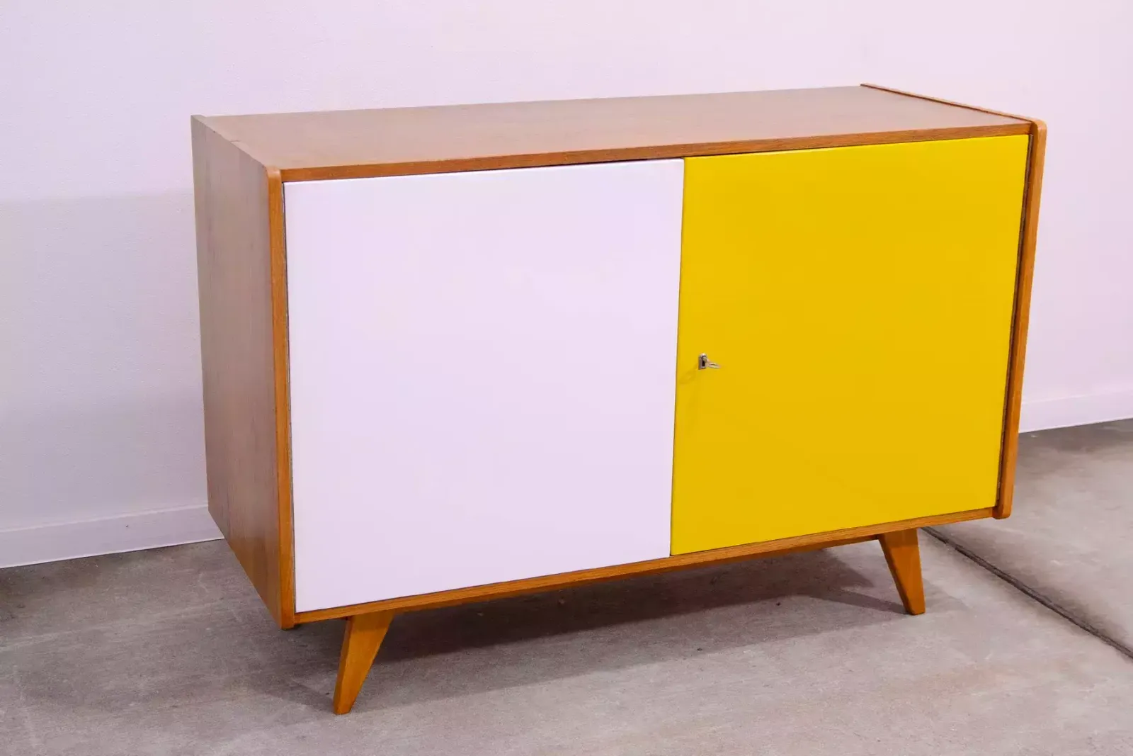 Volledig Gerestaureerd Mid Century Dressoir U 450 Van Jiří Jiroutek, Jaren 1960, Tsjecho Slowakije photo for sale
