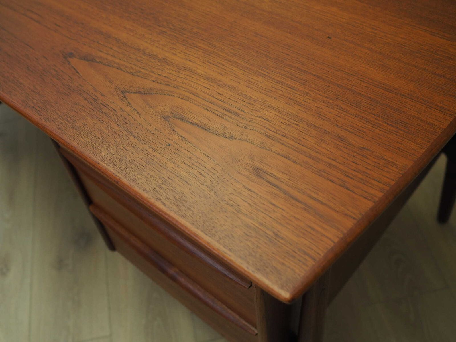 photo vinterior Teak Desk, Danish Design, 1960s, Designer: Svend Age Madsen