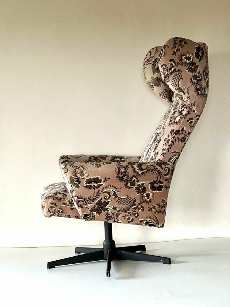 438.0 Swivel Wing Chair, Czechoslovakia, 1970s photo