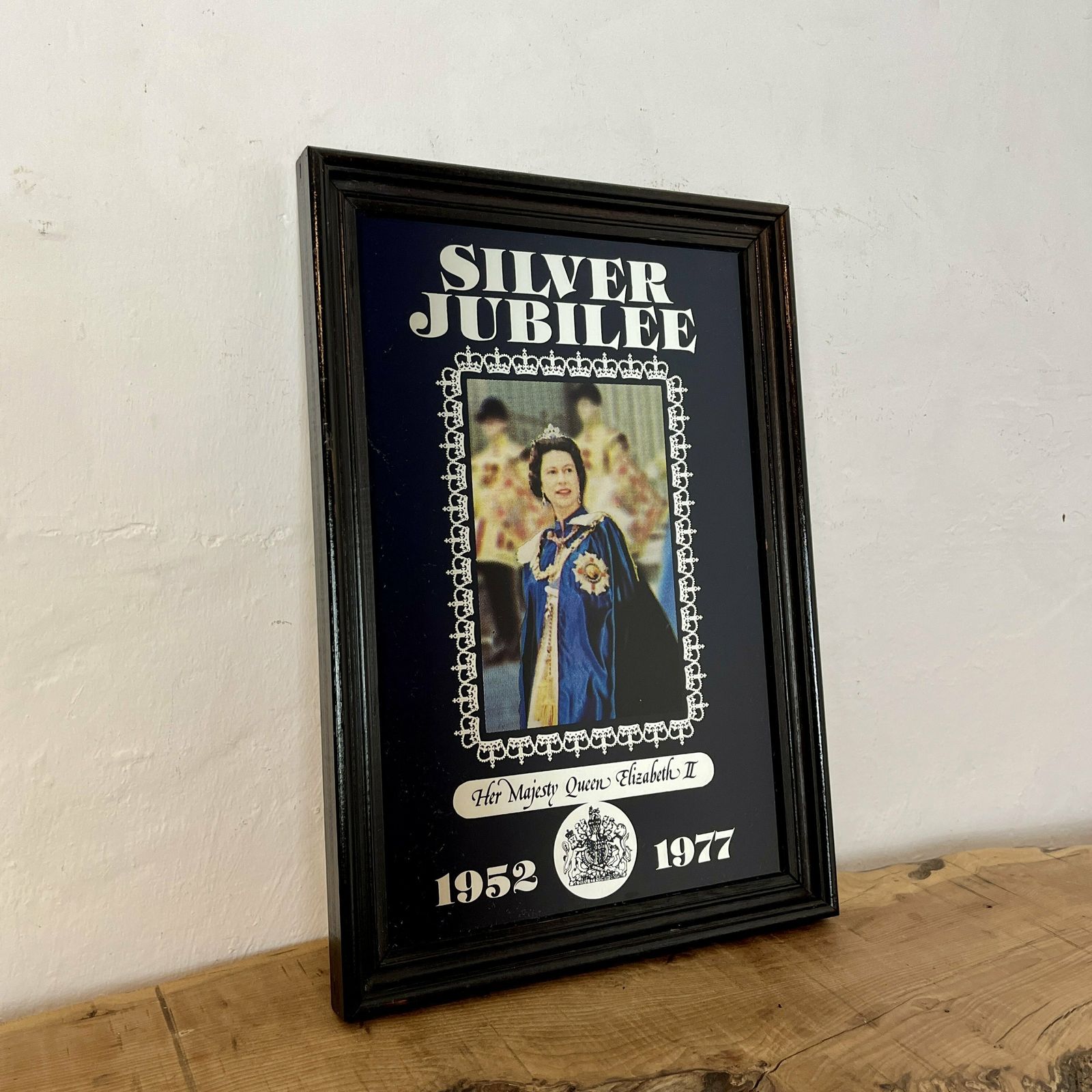 Vintage Silver Jubilee Collectable Mirror, Queen Elizabeth II, Royal Souvenir, Memorabilia Wall Art, Picture, London Sign, British Royal photo furniture