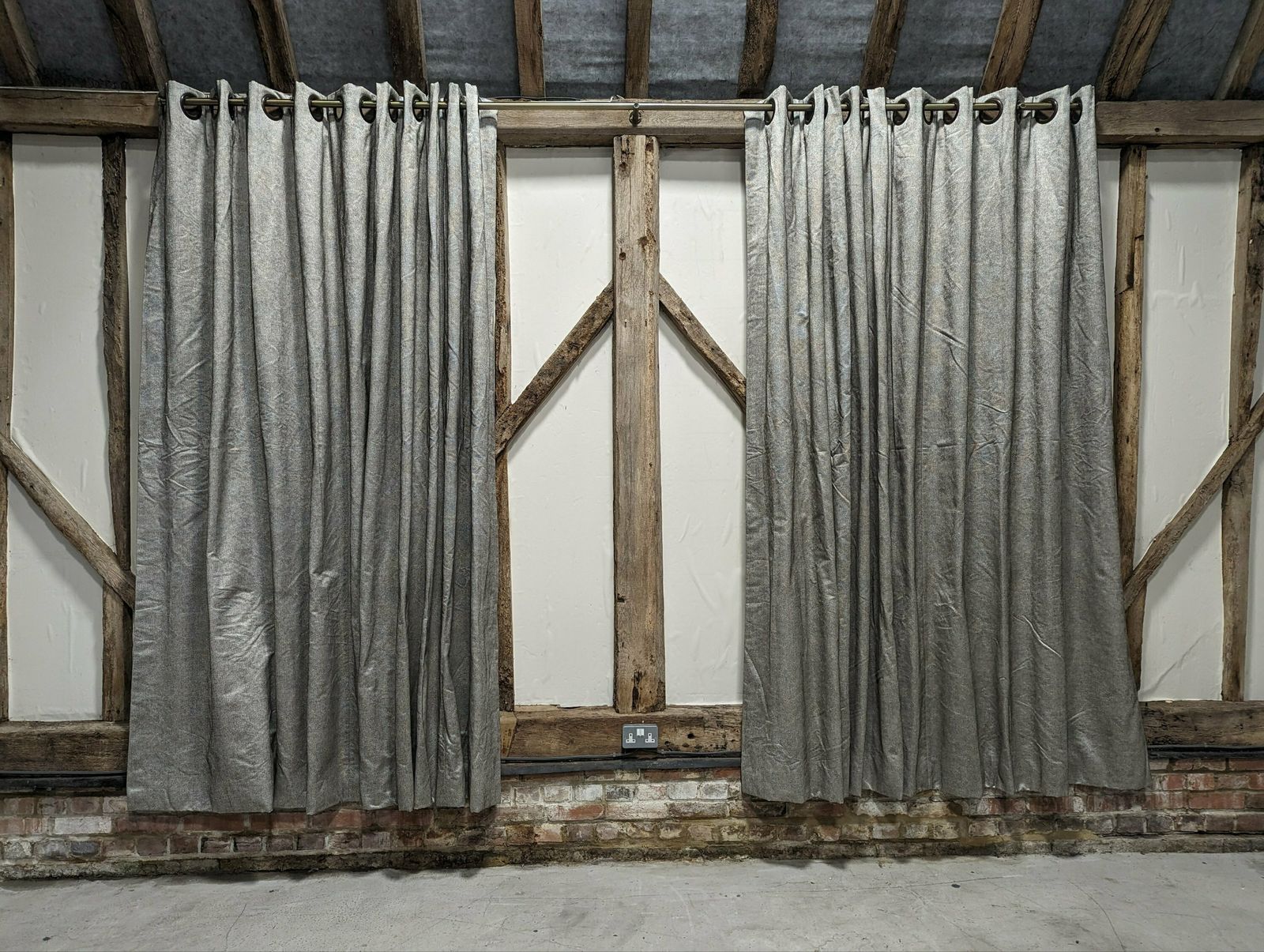 Textiles Luxury Lined Heavy Curtains photo
