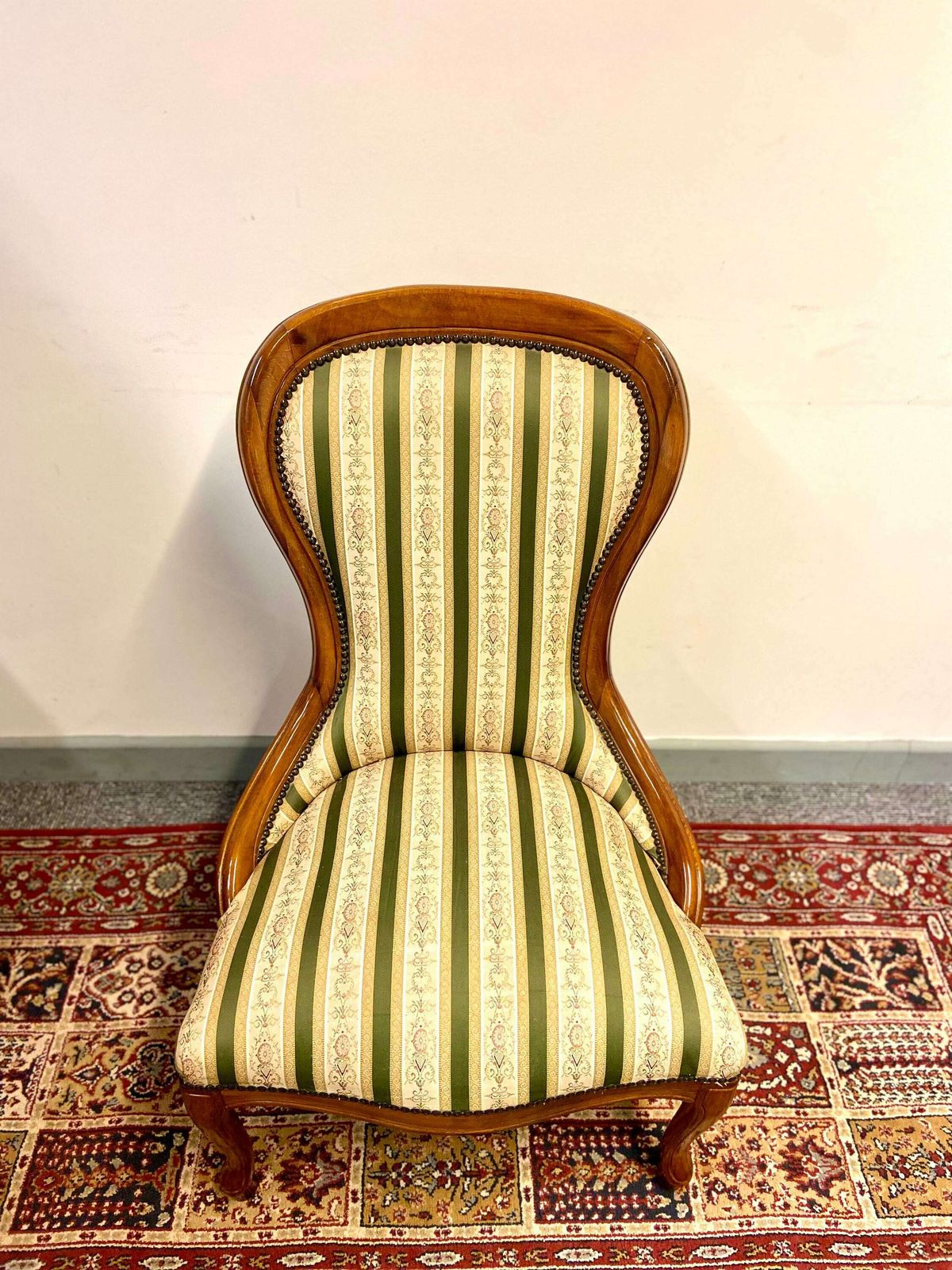 Vintage Regency Style Petite Button Backed Bedroom Vanity Chair / Free Delivery / Made In England C1940 photo for sale