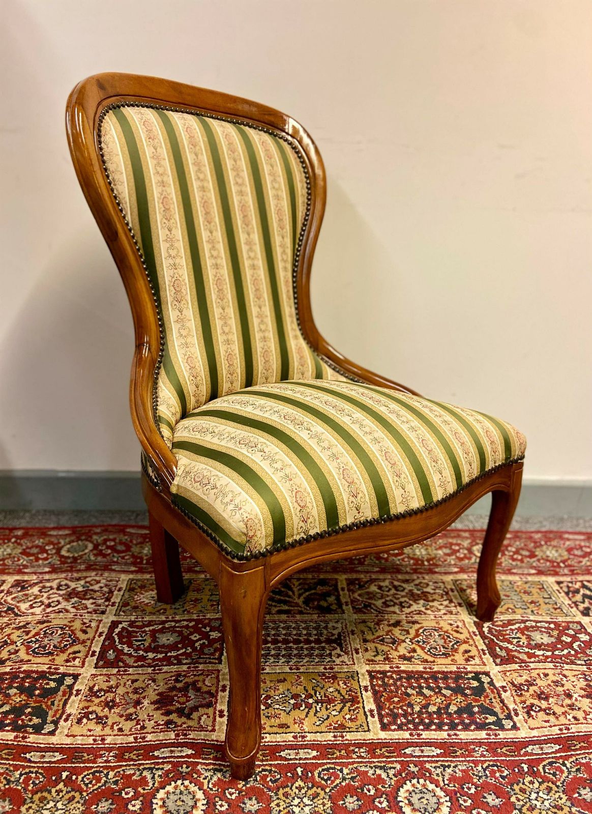 Vintage Regency Style Petite Button Backed Bedroom Vanity Chair / Free Delivery / Made In England C1940 photo 200.0