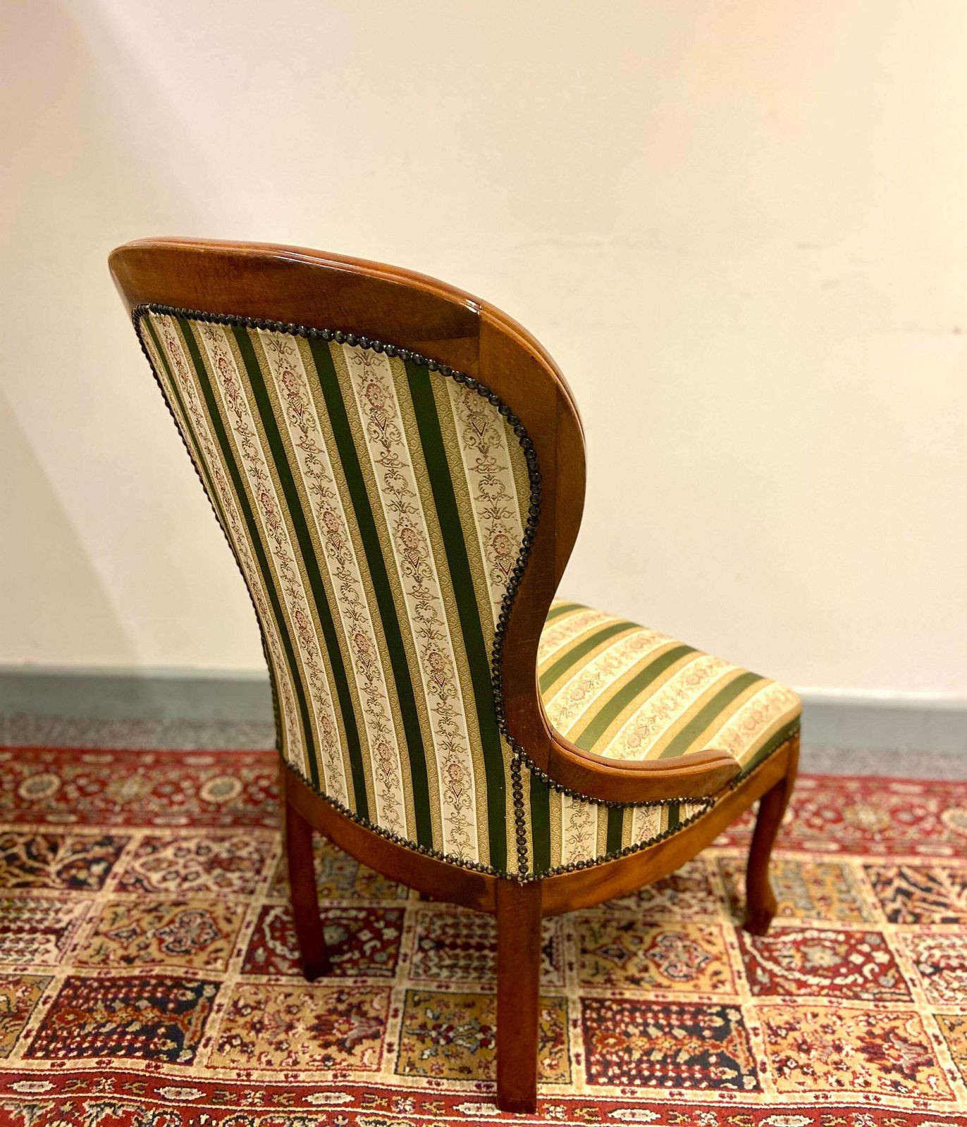 photo furniture Vintage Regency Style Petite Button Backed Bedroom Vanity Chair / Free Delivery / Made In England C1940