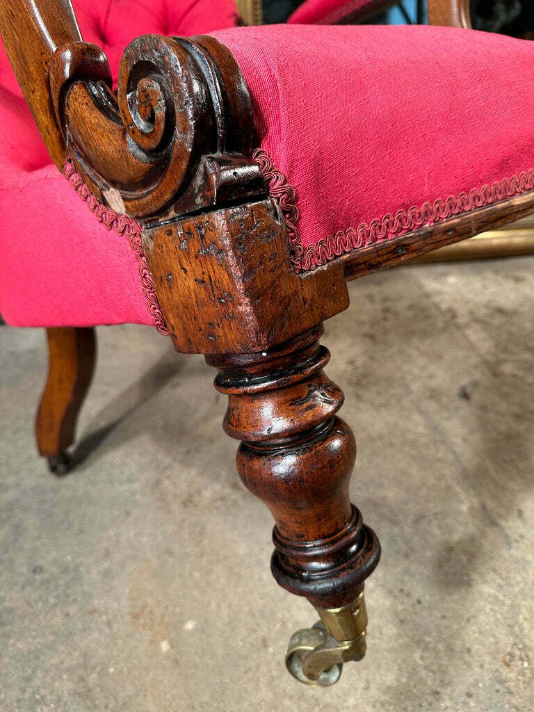 photo vinterior Antique Country House Mahogany Button Back Showframe Armchair Circa 1870