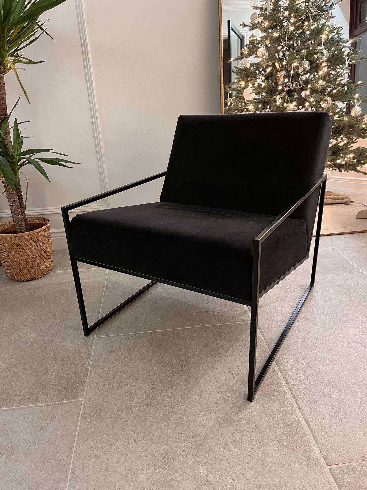 2 X Bycrea Black Velvet Lounge Chair   Kent Chair