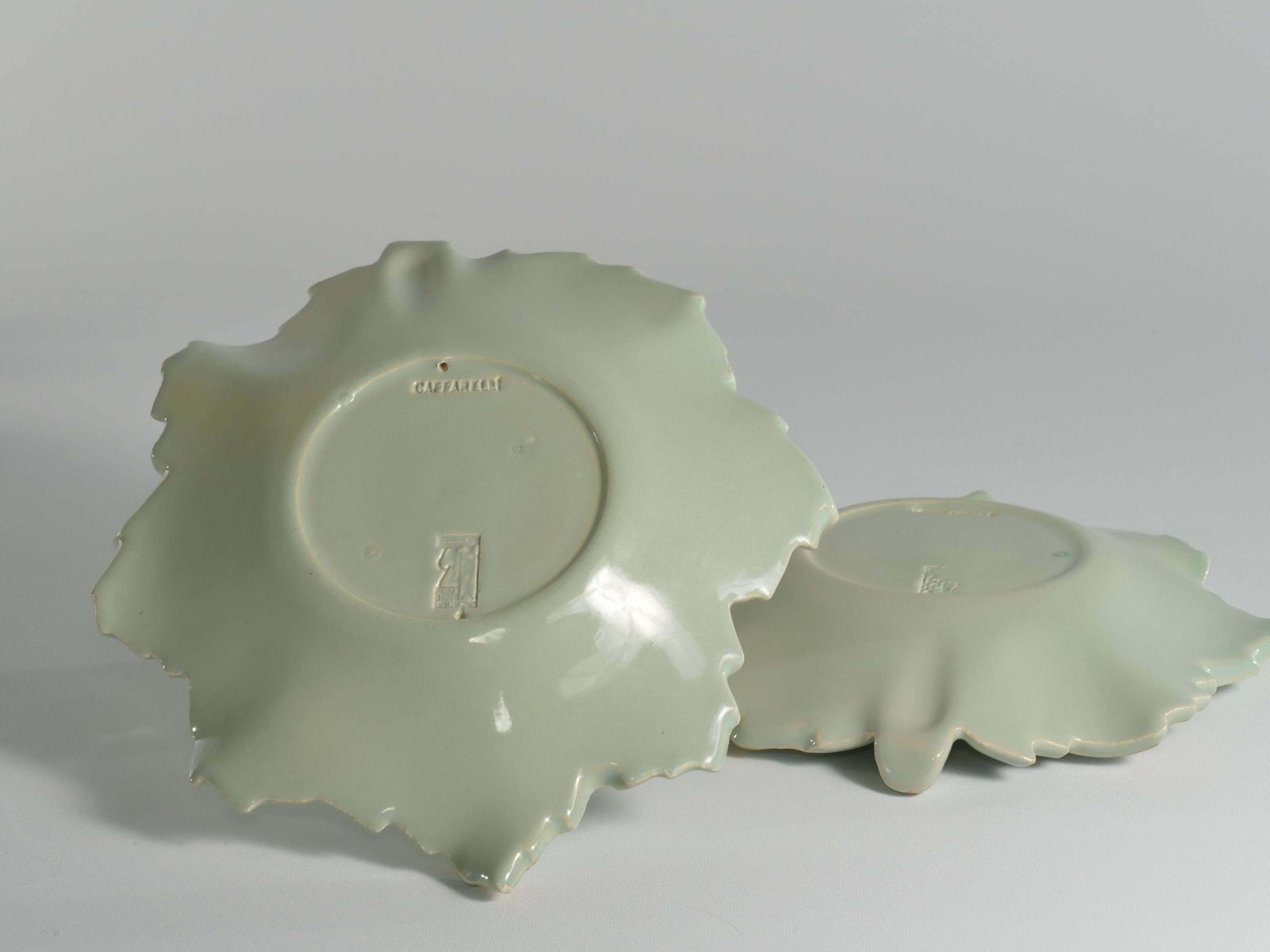 photo vinterior Art Deco Pistachio And Gold Leaf Plates Viloca Paris Caffarelli