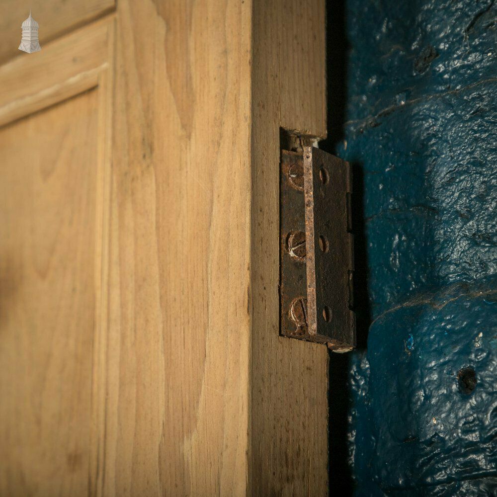 photo vintage Pine Panelled Door, 6 Moulded Panel Door