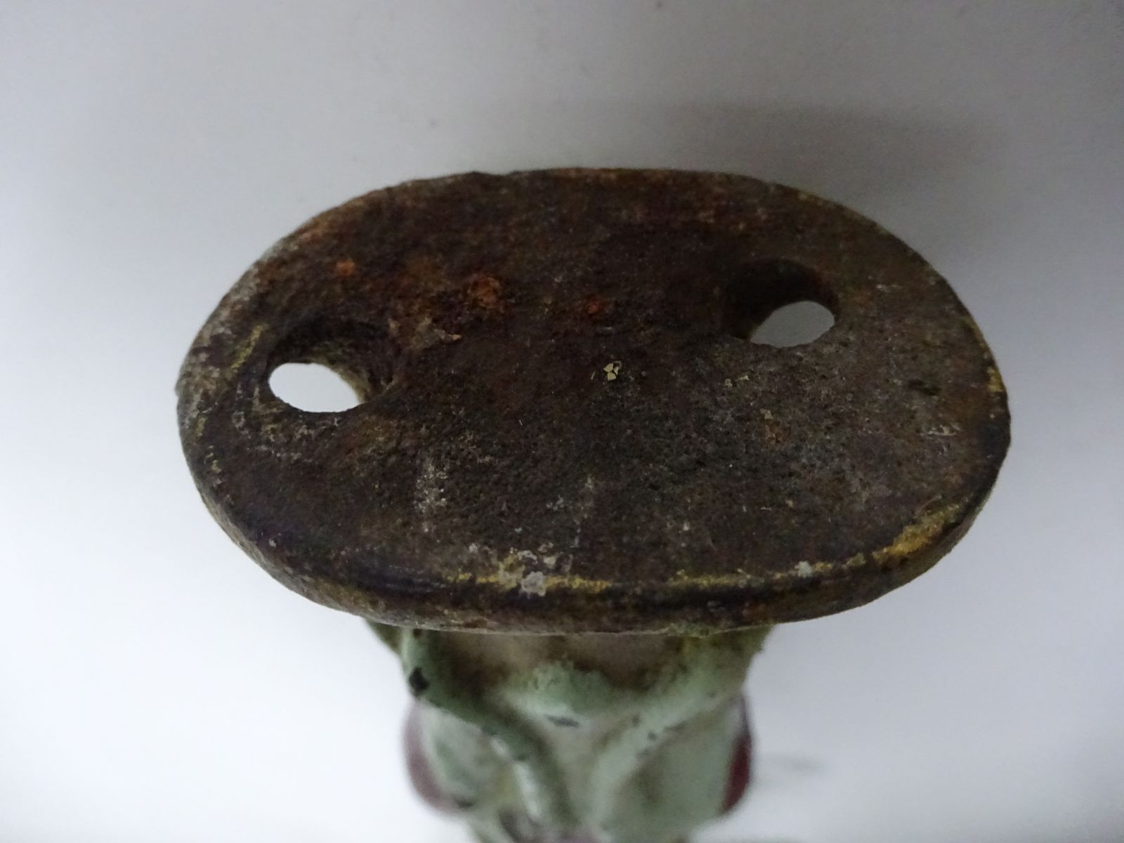 28 Reclaimed Antique Cast Iron Stair Balustrade/Spindles photo for sale