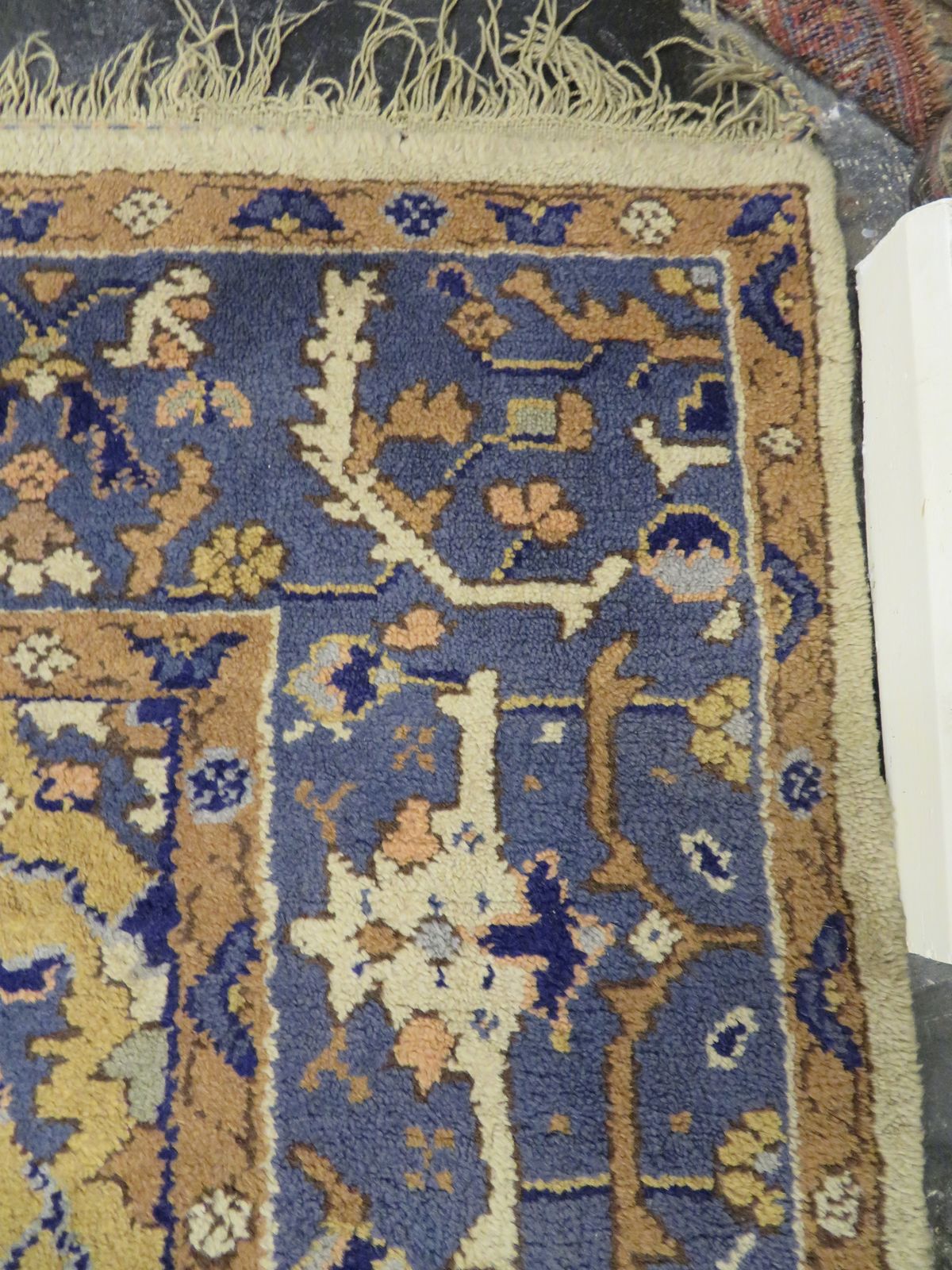 photo for sale Antique Ivory Ground Ushak Oushak Carpet With Medallion. 312cm X 276cm.