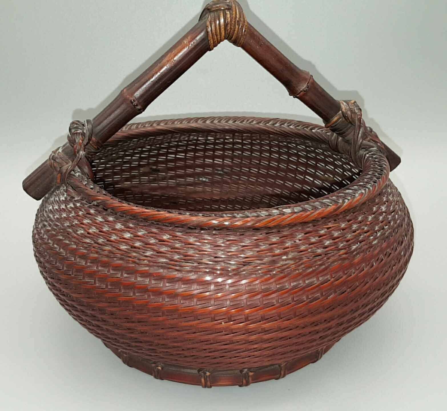 Charming Japanese Showa Bamboo Tea Ceremony Charcoal Basket (Hakosumitori), Signed Shokusai