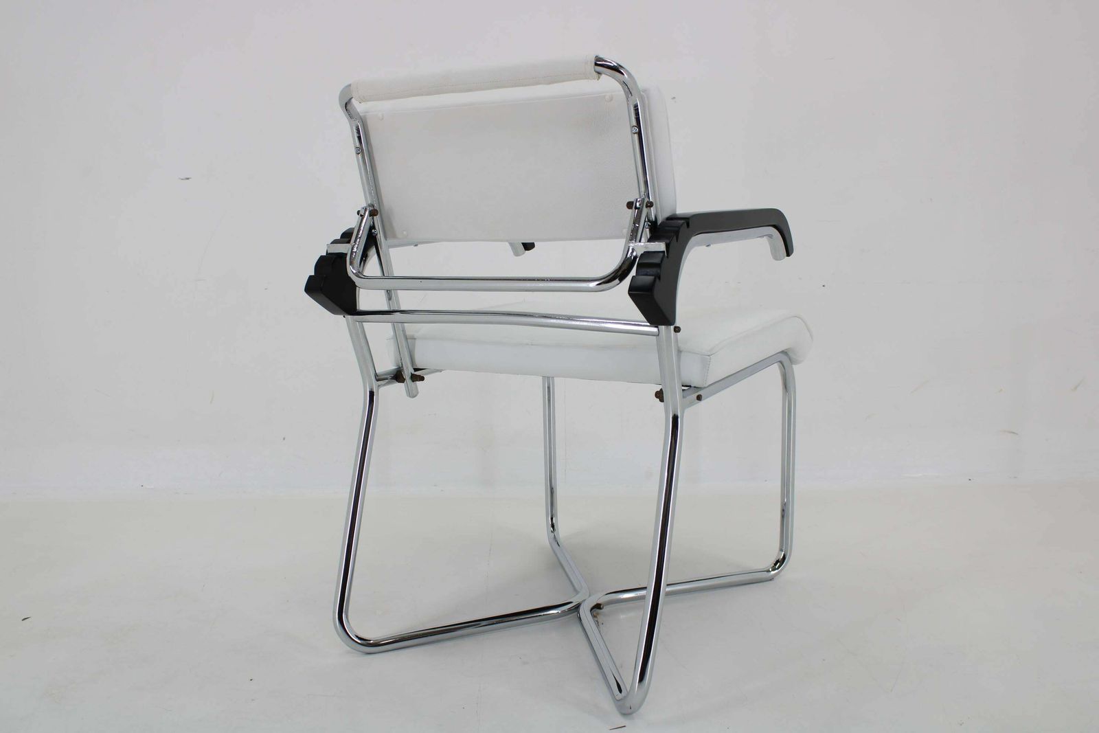 photo for sale 1940s Rare Restored Bauhaus Chrome Plated Adjustable Armchair In White Leather
