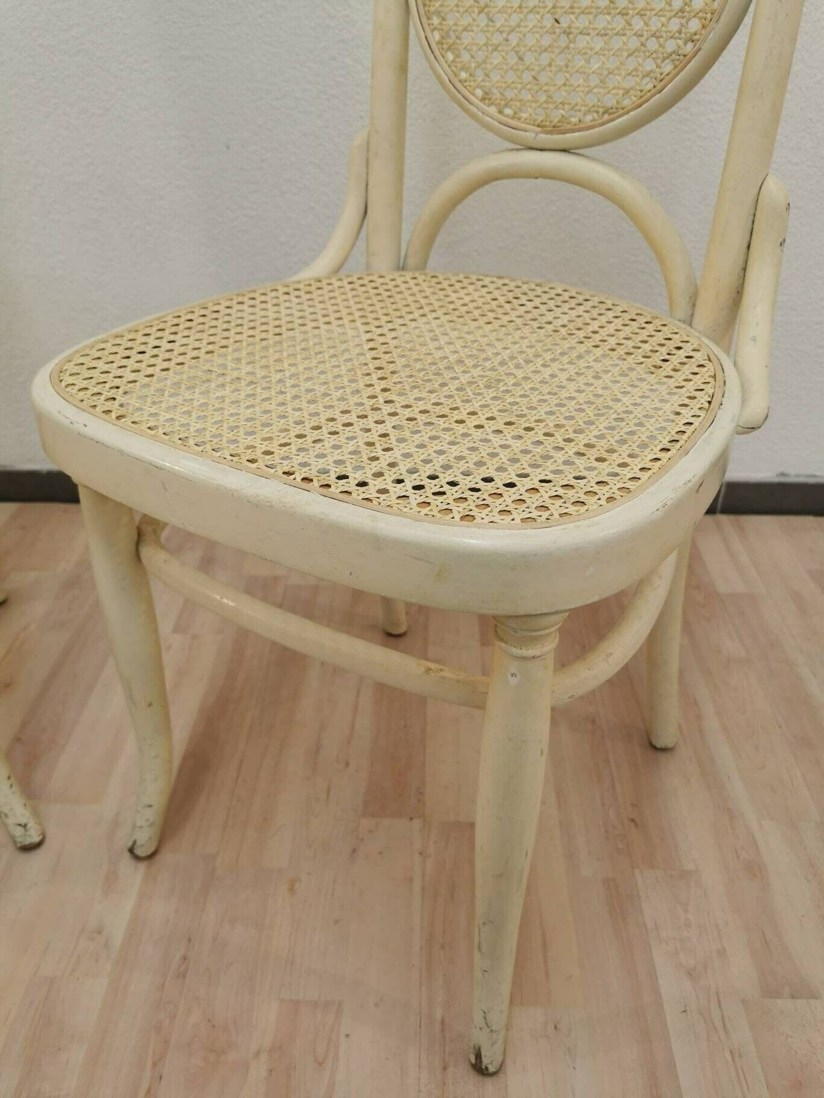 1 Of 1 Vintage Dining Chairs / Thonet / Bentwood / High Back Chair / Made In Yugoslavia / Cane / Wicker / Retro White Chair / 1970 / Rattan photo vinterior