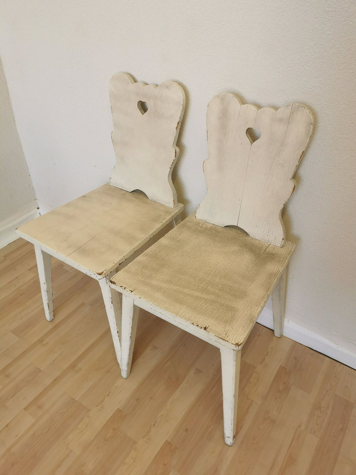 Set Of 2 White Wooden Farmhouse Dine Chairs / Mid Century Cottage Dining Room Furniture / Countryside Cozy Massive 1970s Retro Chair photo for sale