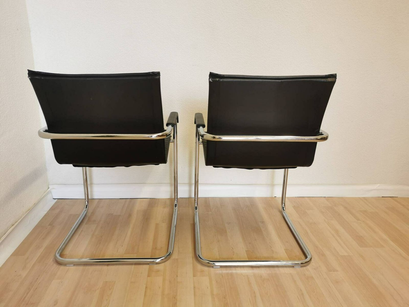 Set Of 2 Rare Vintage Office Chairs / Black Leather Seat / Armrest / Chrome Tubular Base / Mid Century Dining Armchair photo for sale