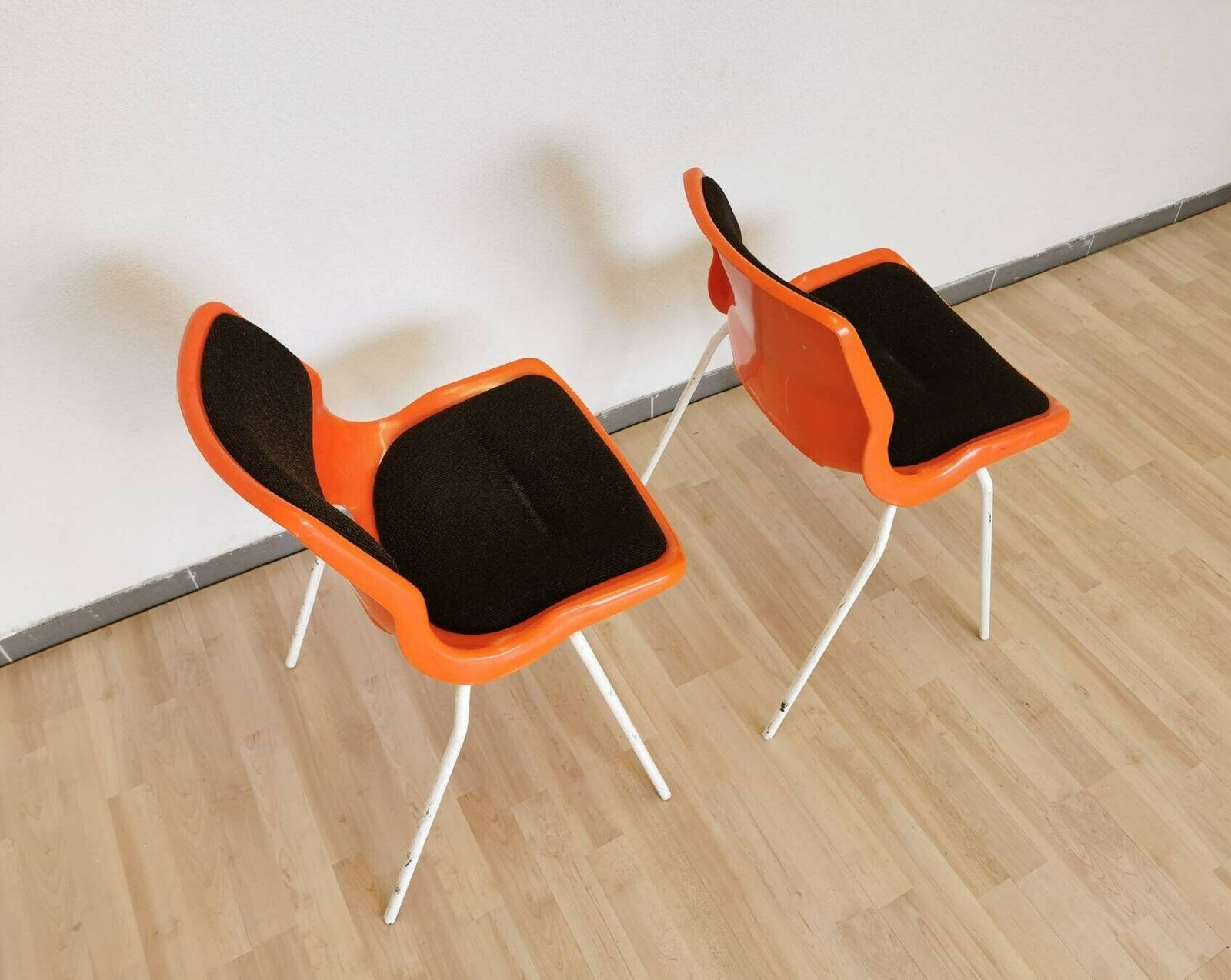 Set Of 2 Vintage Stackable Meblo Conference Chairs / Orange With Brown Fabric / Made By Overman For Meblo / Original Retro Office Chair photo vinterior